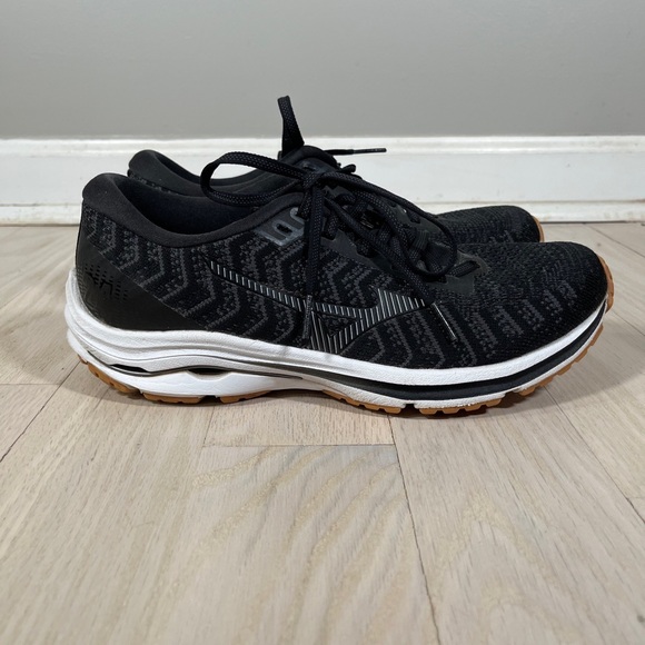 Mixuno wave rider 22 women’s  running shoes size 9.5 pre owned. - Picture 3 of 7